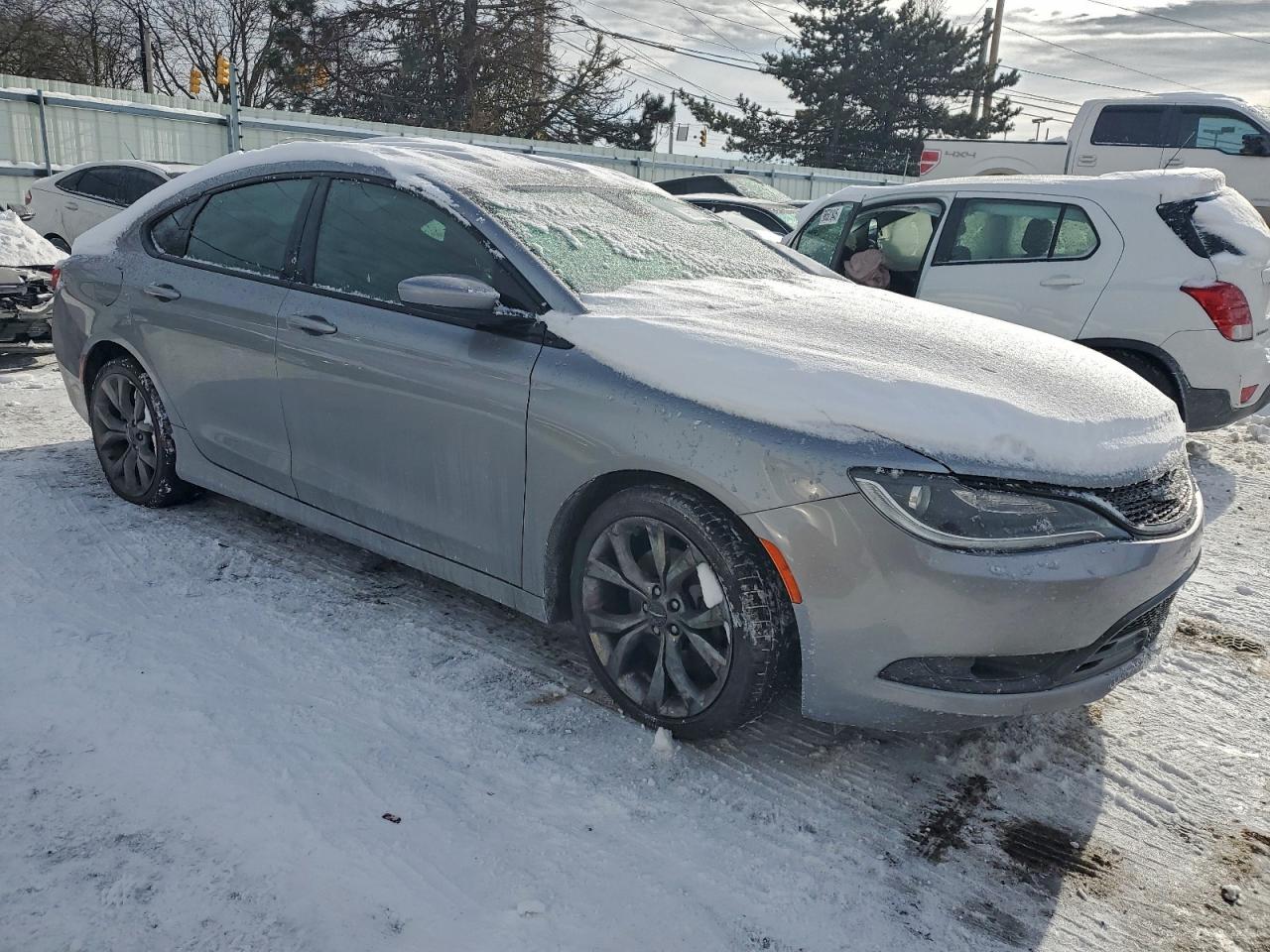 2016 CHRYSLER 200 S photo 4