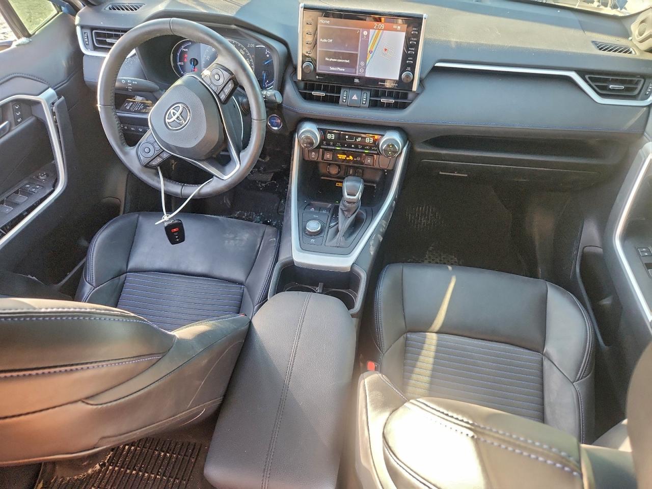 2022 TOYOTA RAV4 XSE photo 22