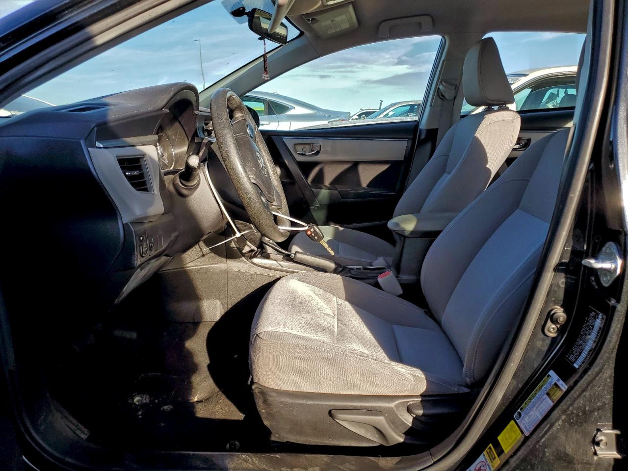 2016 TOYOTA COROLLA LE photo 7