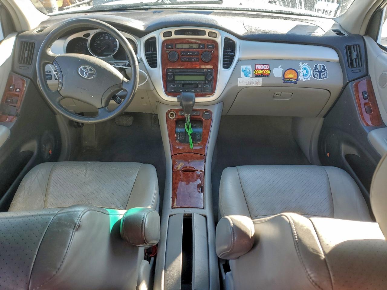 2005 TOYOTA HIGHLANDER LIMITED photo 8
