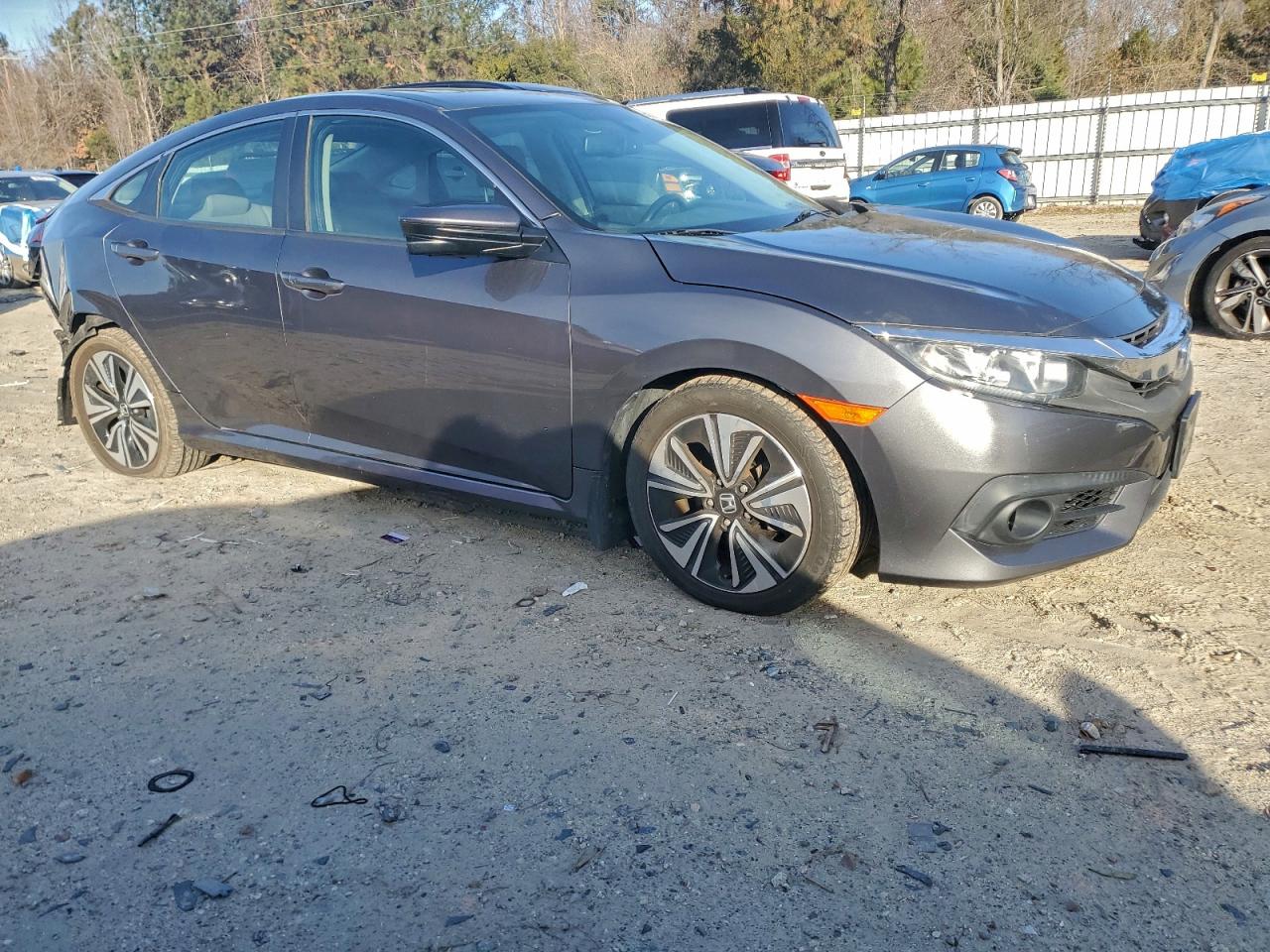 2017 HONDA CIVIC EXL photo 4
