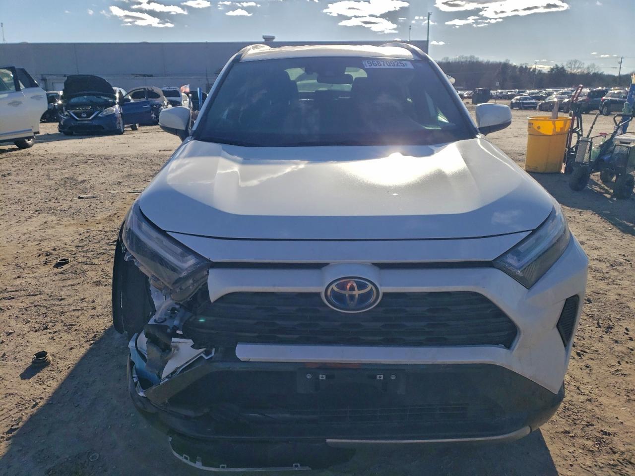 2024 TOYOTA RAV4 SE photo 5