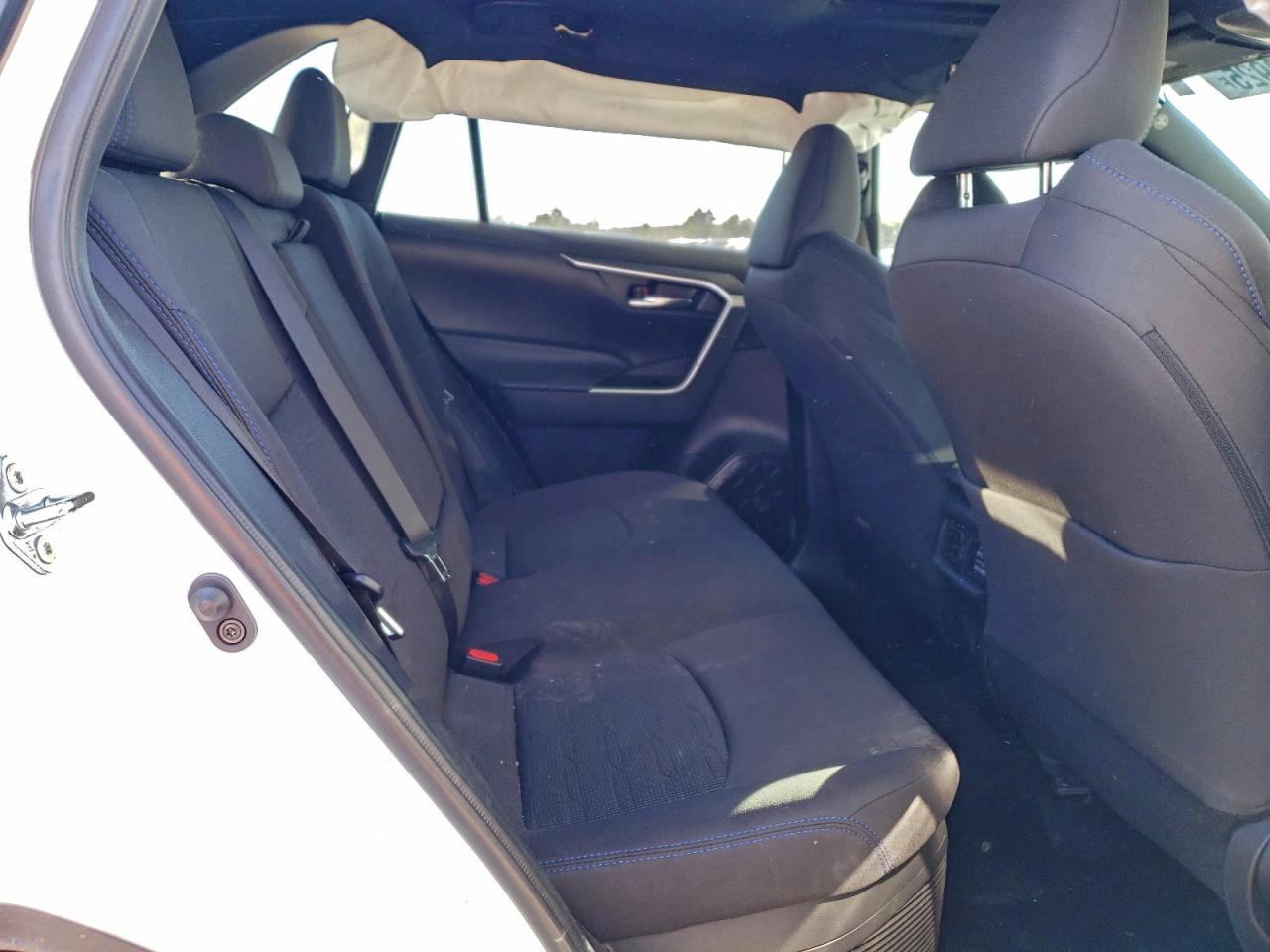 2024 TOYOTA RAV4 SE photo 11