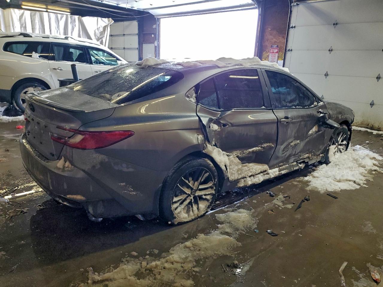 2025 TOYOTA CAMRY XSE photo 3