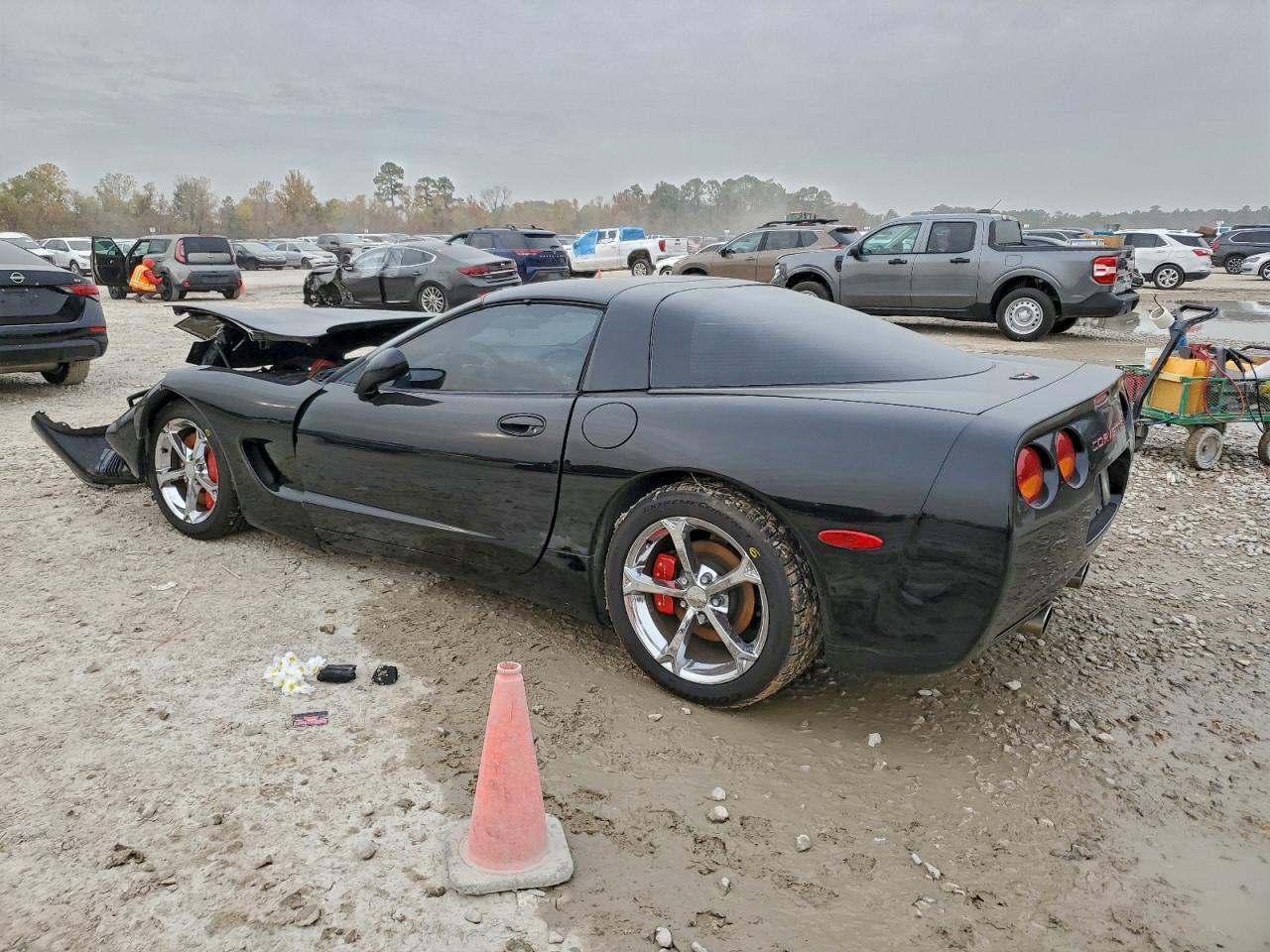2004 CHEVROLET CORVETTE photo 2