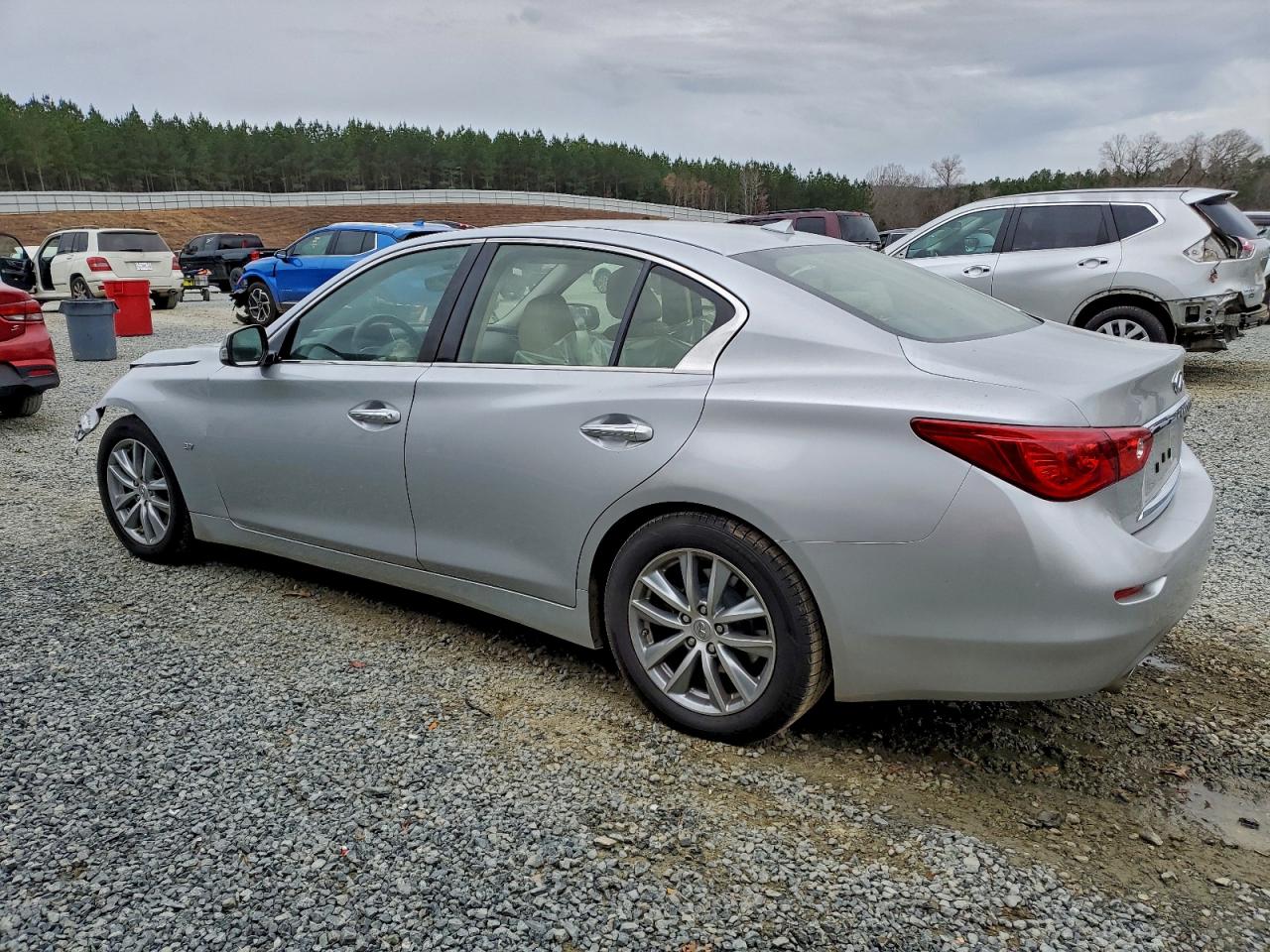 2015 INFINITI Q50 BASE photo 2