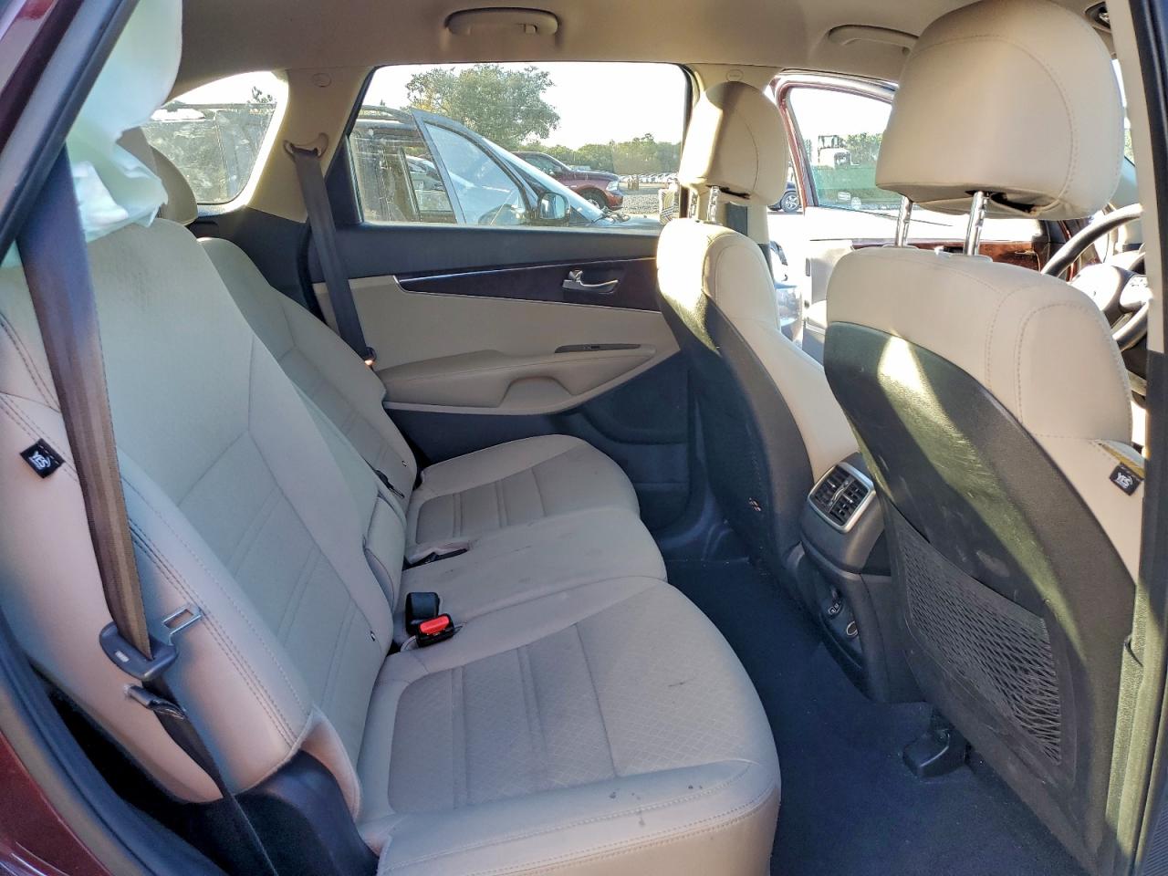 2017 KIA SORENTO LX photo 11