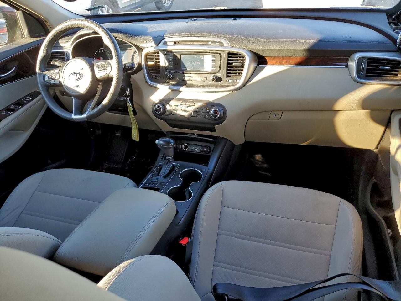 2017 KIA SORENTO LX photo 8
