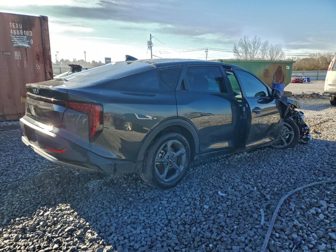 2025 KIA K4 LXS photo 3
