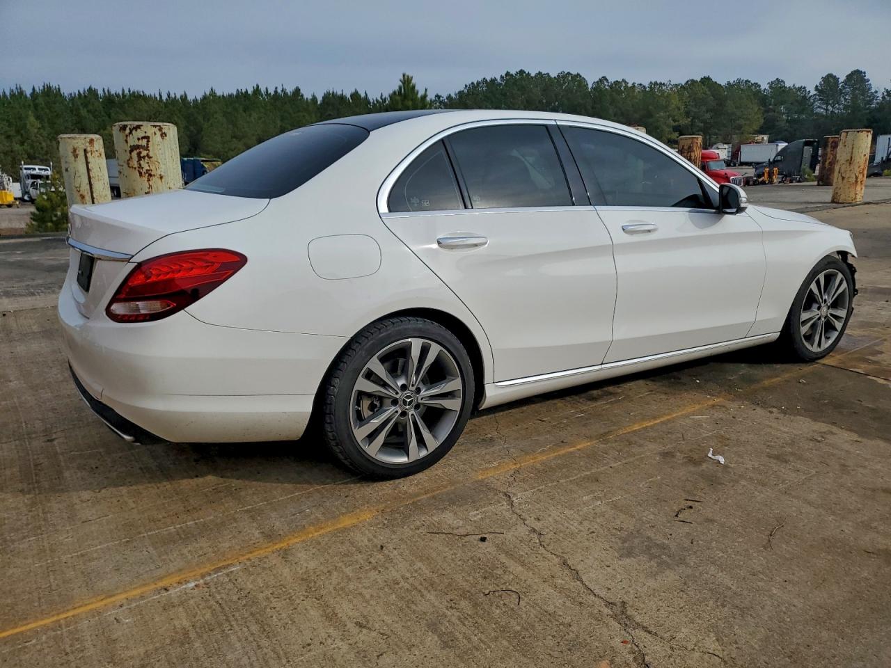 2015 MERCEDES-BENZ C 300 photo 3