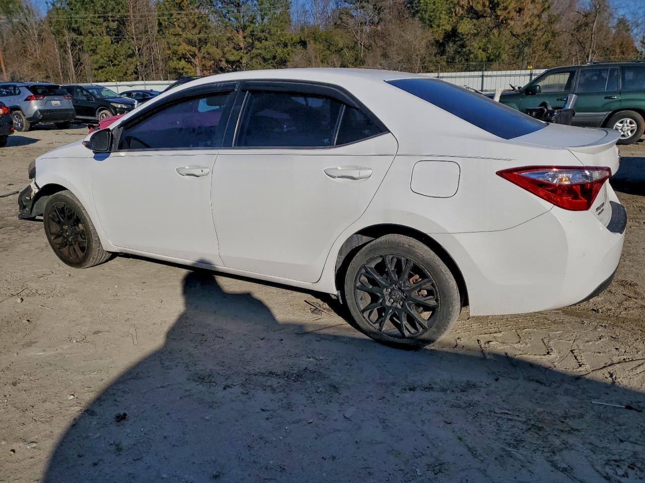 2016 TOYOTA COROLLA L photo 2