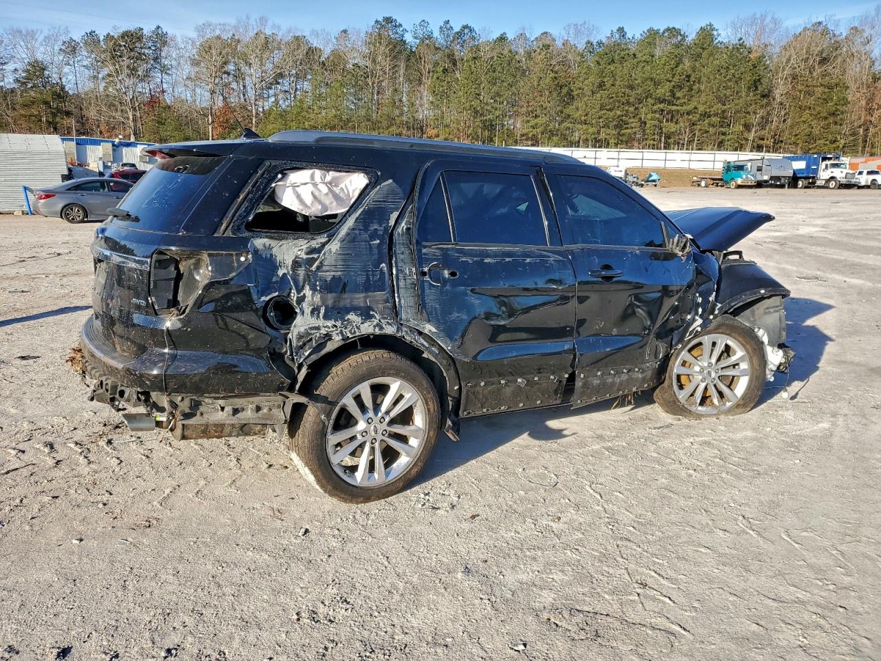 2018 FORD EXPLORER XLT photo 3