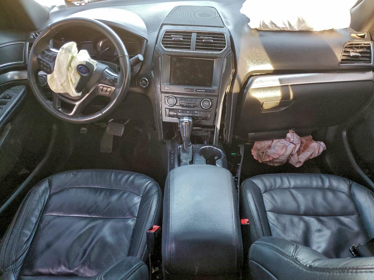 2018 FORD EXPLORER XLT photo 8