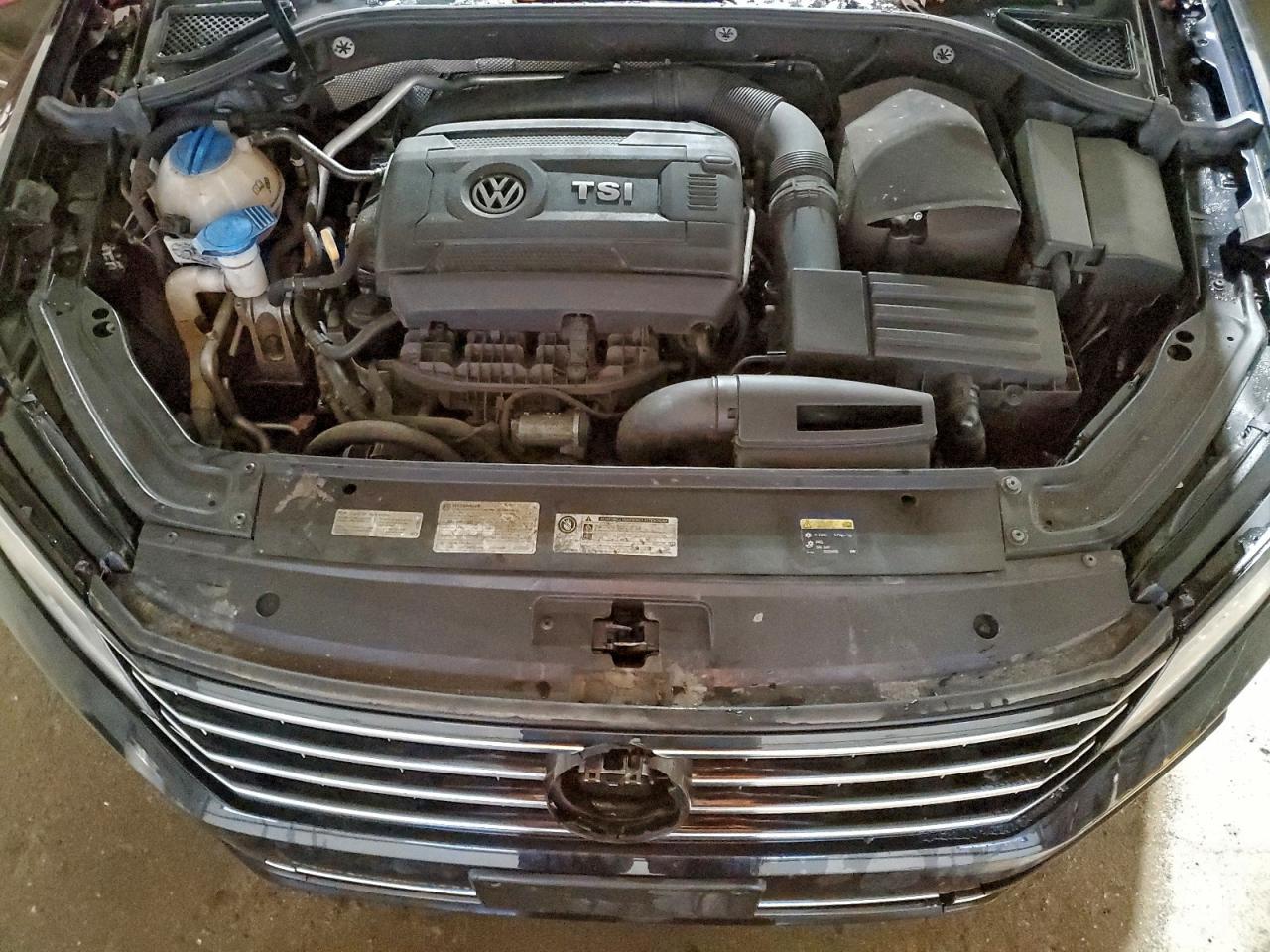 2017 VOLKSWAGEN PASSAT S photo 11