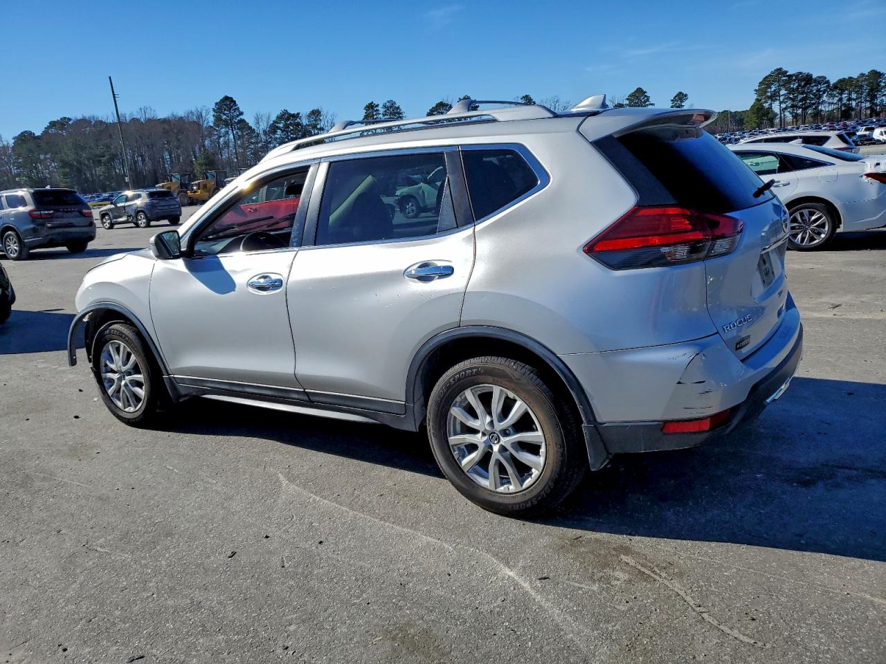 2017 NISSAN ROGUE SV photo 2