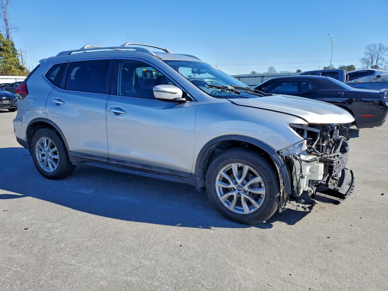 2017 NISSAN ROGUE SV photo 4