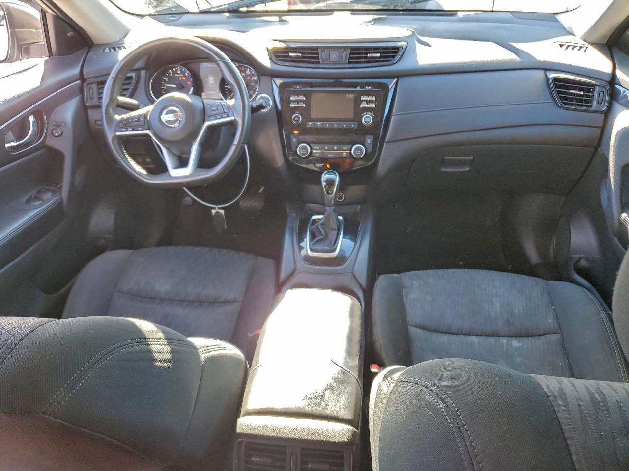 2017 NISSAN ROGUE SV photo 8