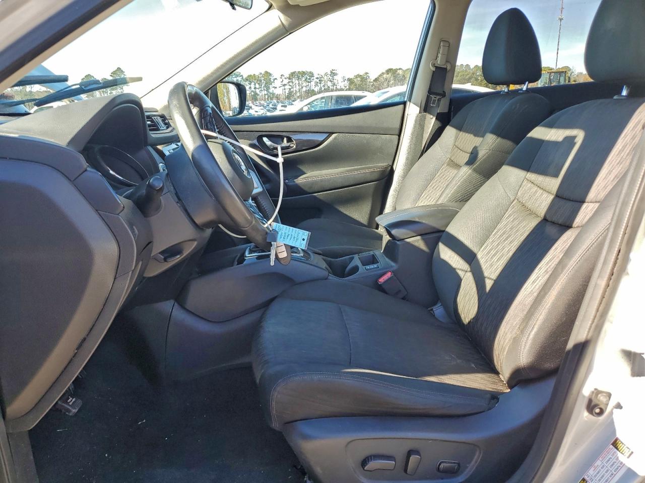 2017 NISSAN ROGUE SV photo 7