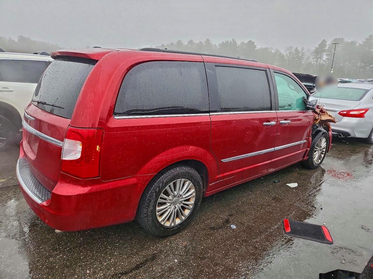2015 CHRYSLER TOWN & COUNTRY TOURING L photo 3
