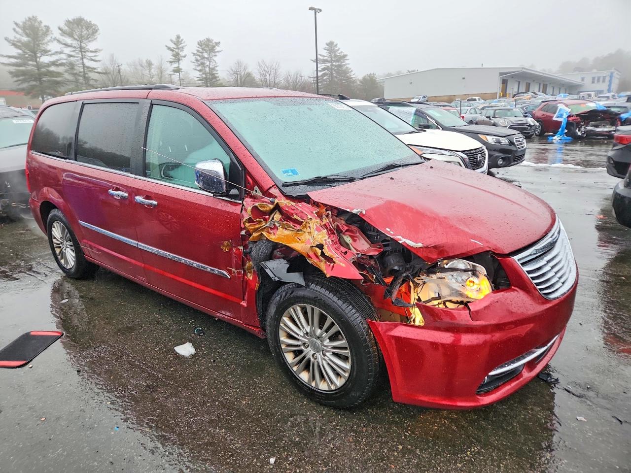 2015 CHRYSLER TOWN & COUNTRY TOURING L photo 4