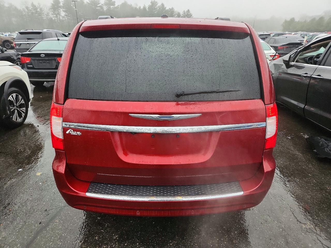 2015 CHRYSLER TOWN & COUNTRY TOURING L photo 6