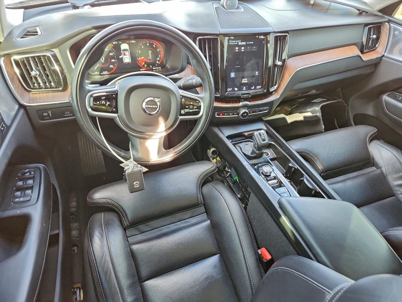 2019 VOLVO XC60 T6 INSCRIPTION photo 8