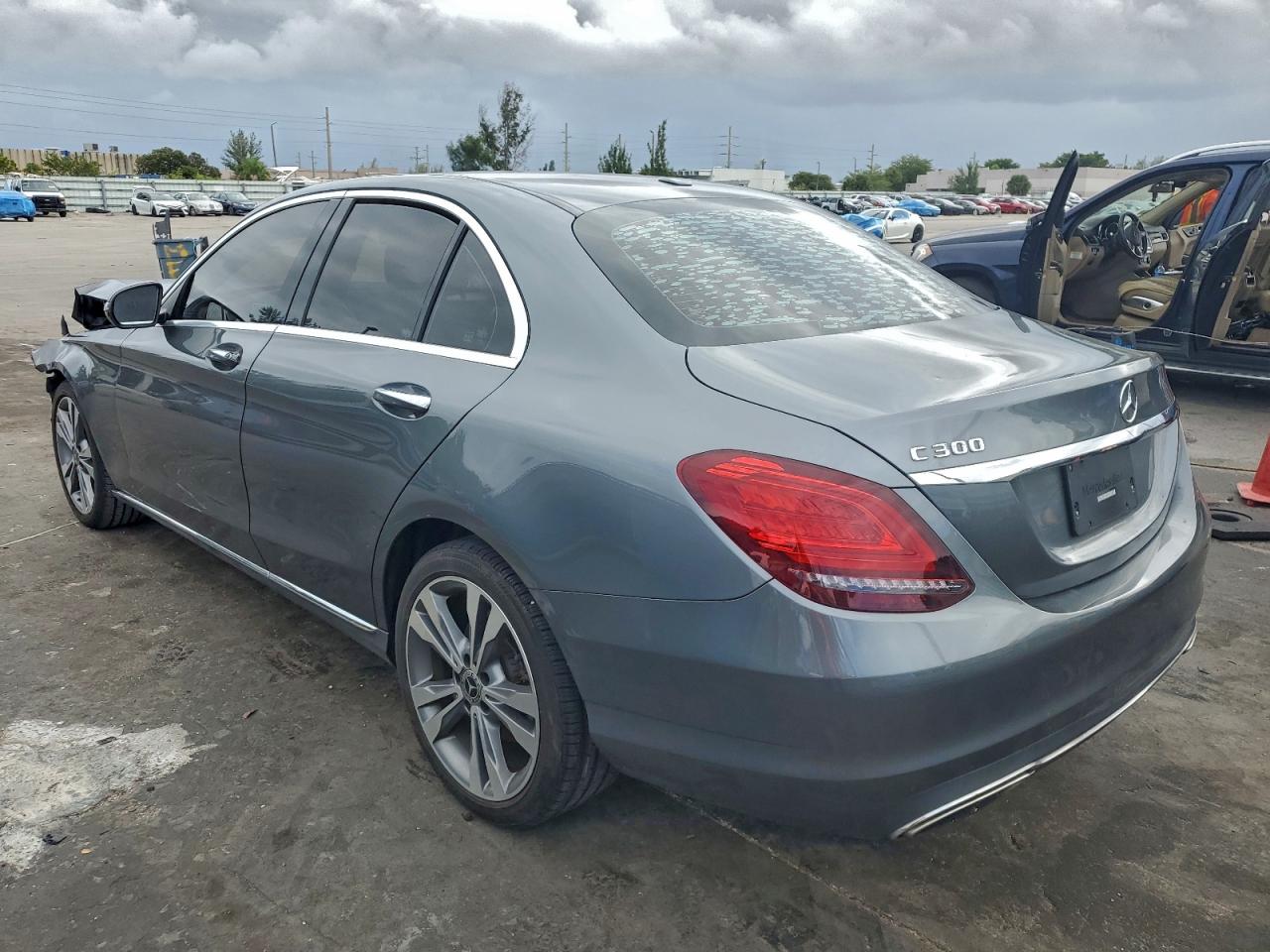 2019 MERCEDES-BENZ C 300 photo 2