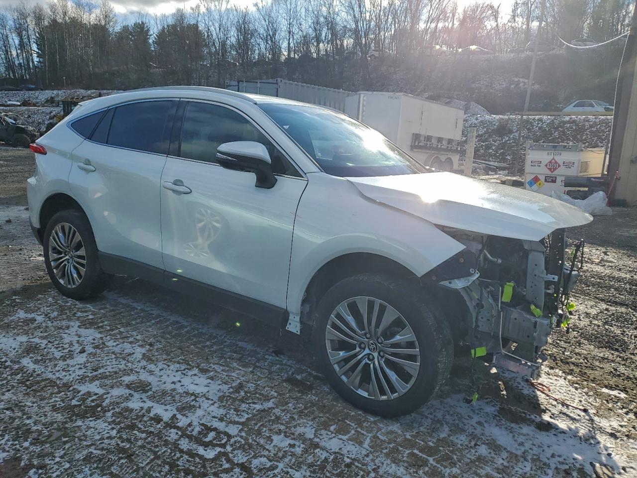 2024 TOYOTA VENZA LE photo 4