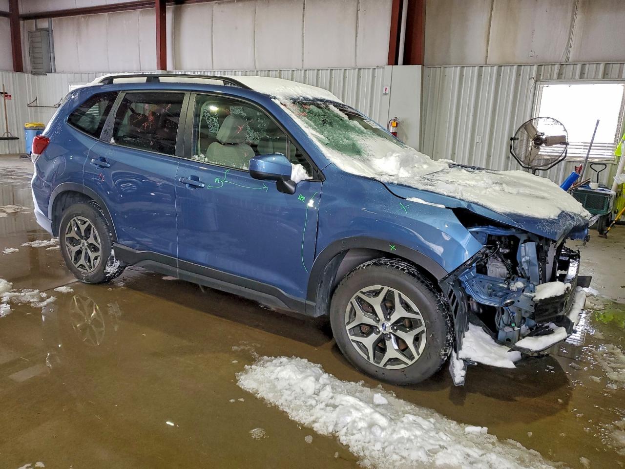 2019 SUBARU FORESTER PREMIUM photo 4