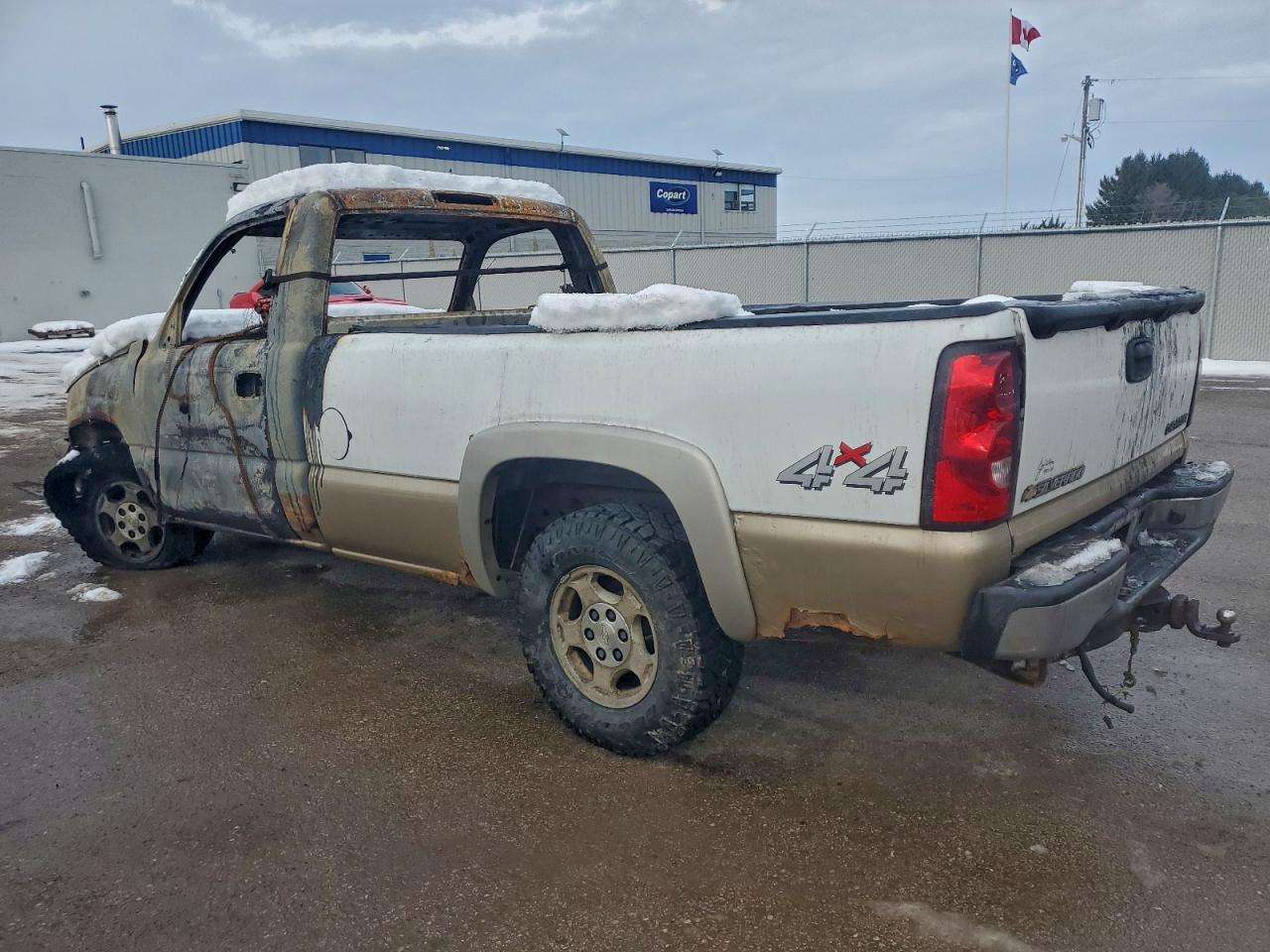 2004 CHEVROLET SILVERADO K1500 photo 2