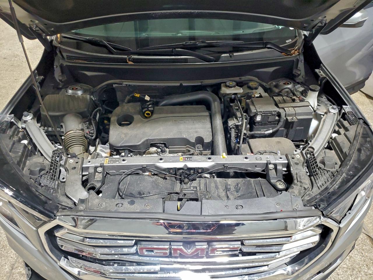 2024 GMC TERRAIN SLT photo 12