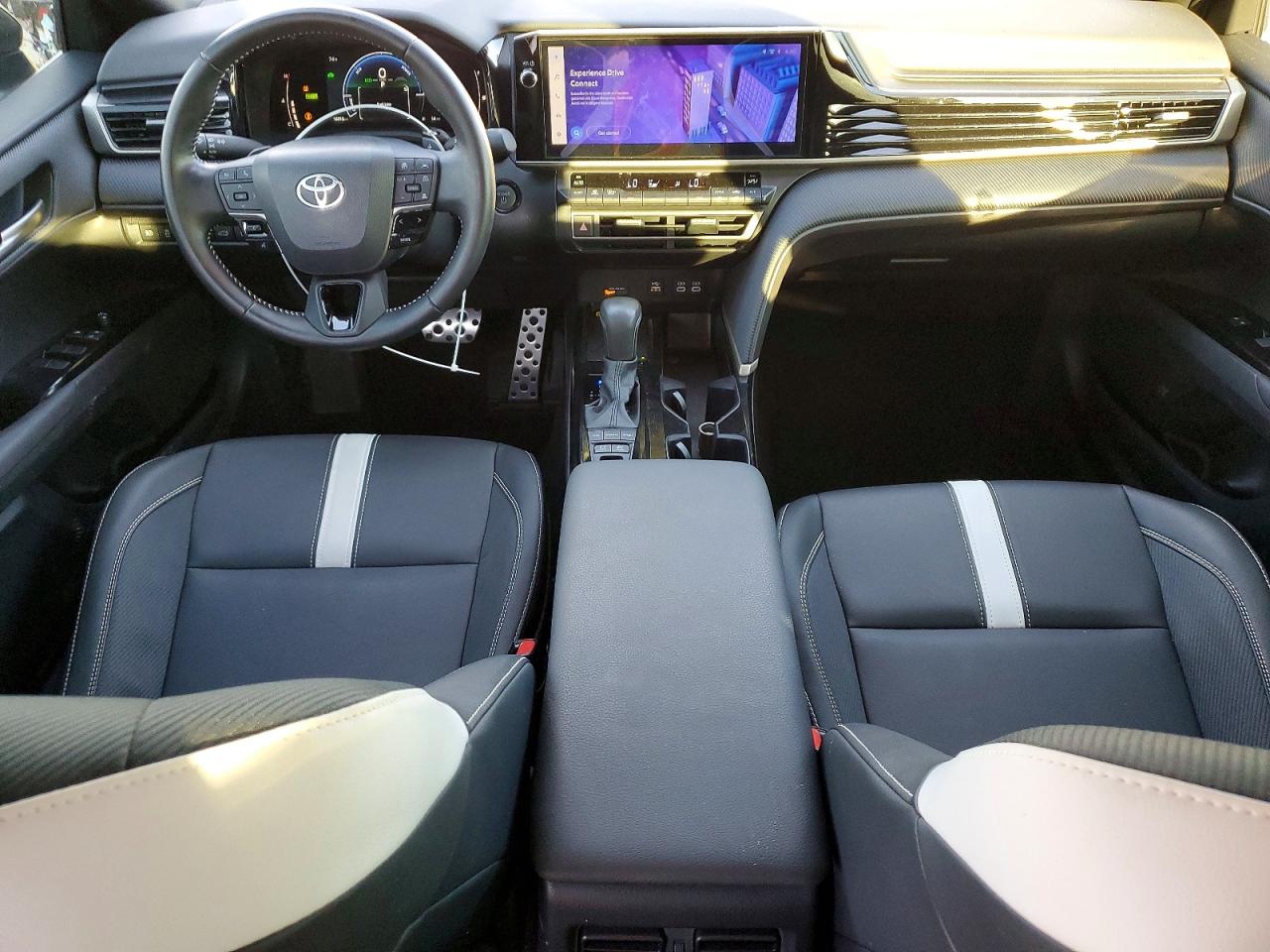 2025 TOYOTA CAMRY XSE photo 8