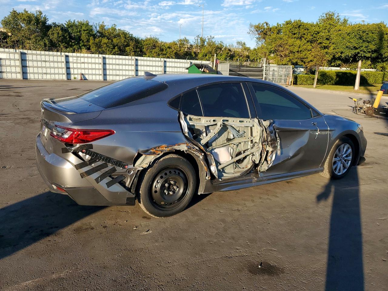 2025 TOYOTA CAMRY XSE photo 3