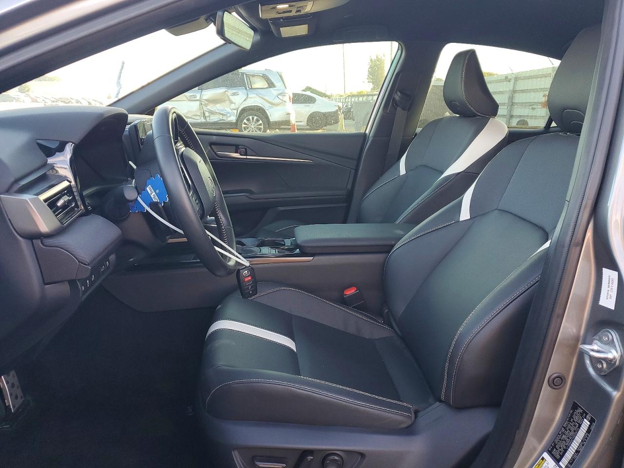 2025 TOYOTA CAMRY XSE photo 7
