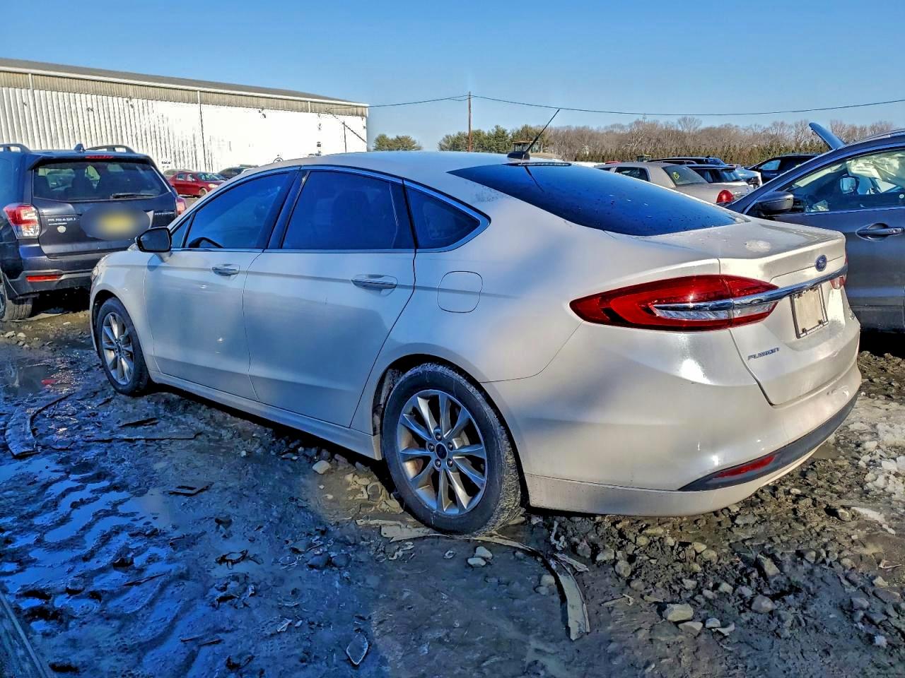 2017 FORD FUSION SE photo 2