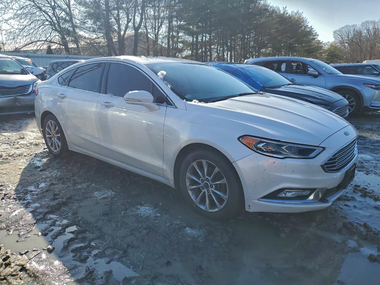 2017 FORD FUSION SE photo 4