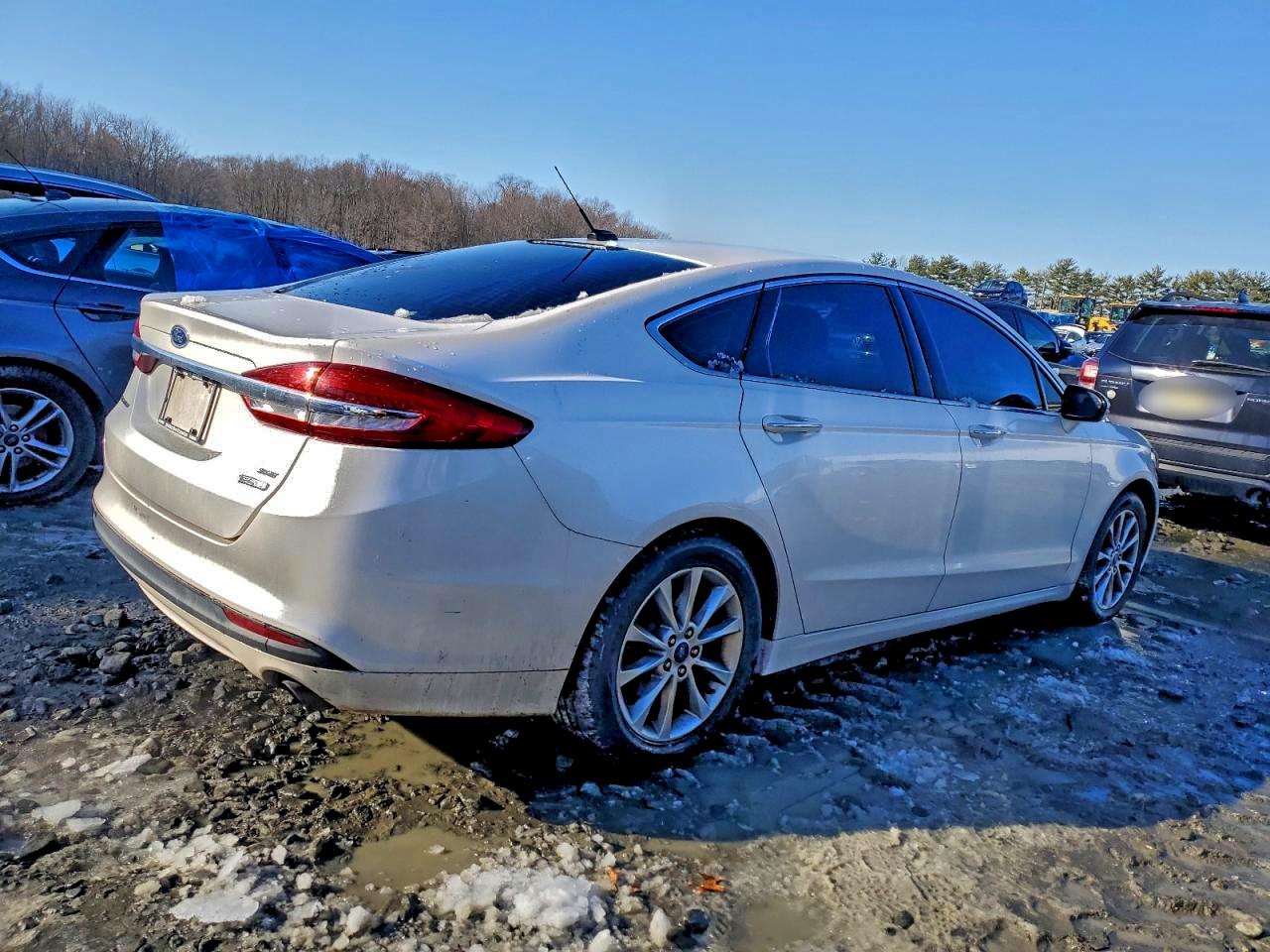 2017 FORD FUSION SE photo 3