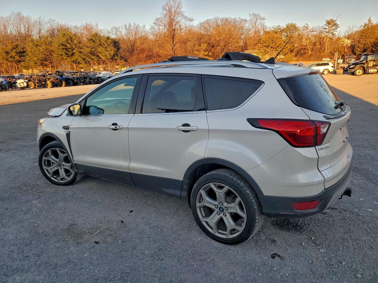 2019 FORD ESCAPE TITANIUM photo 2