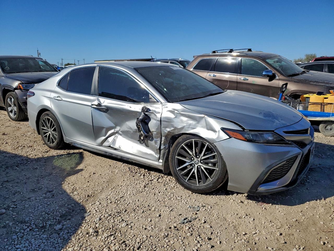 2022 TOYOTA CAMRY SE photo 4