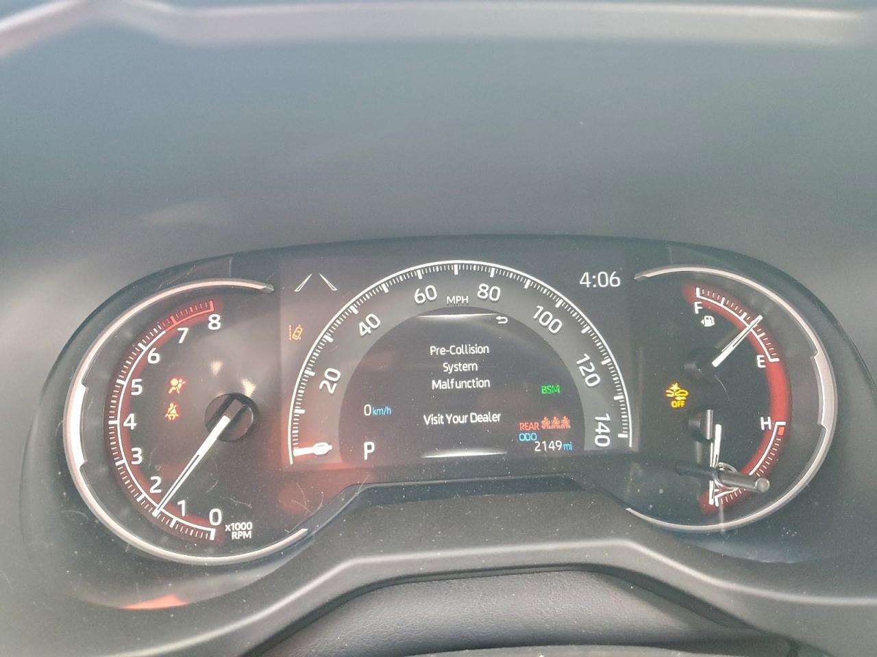 2025 TOYOTA RAV4 XLE photo 9