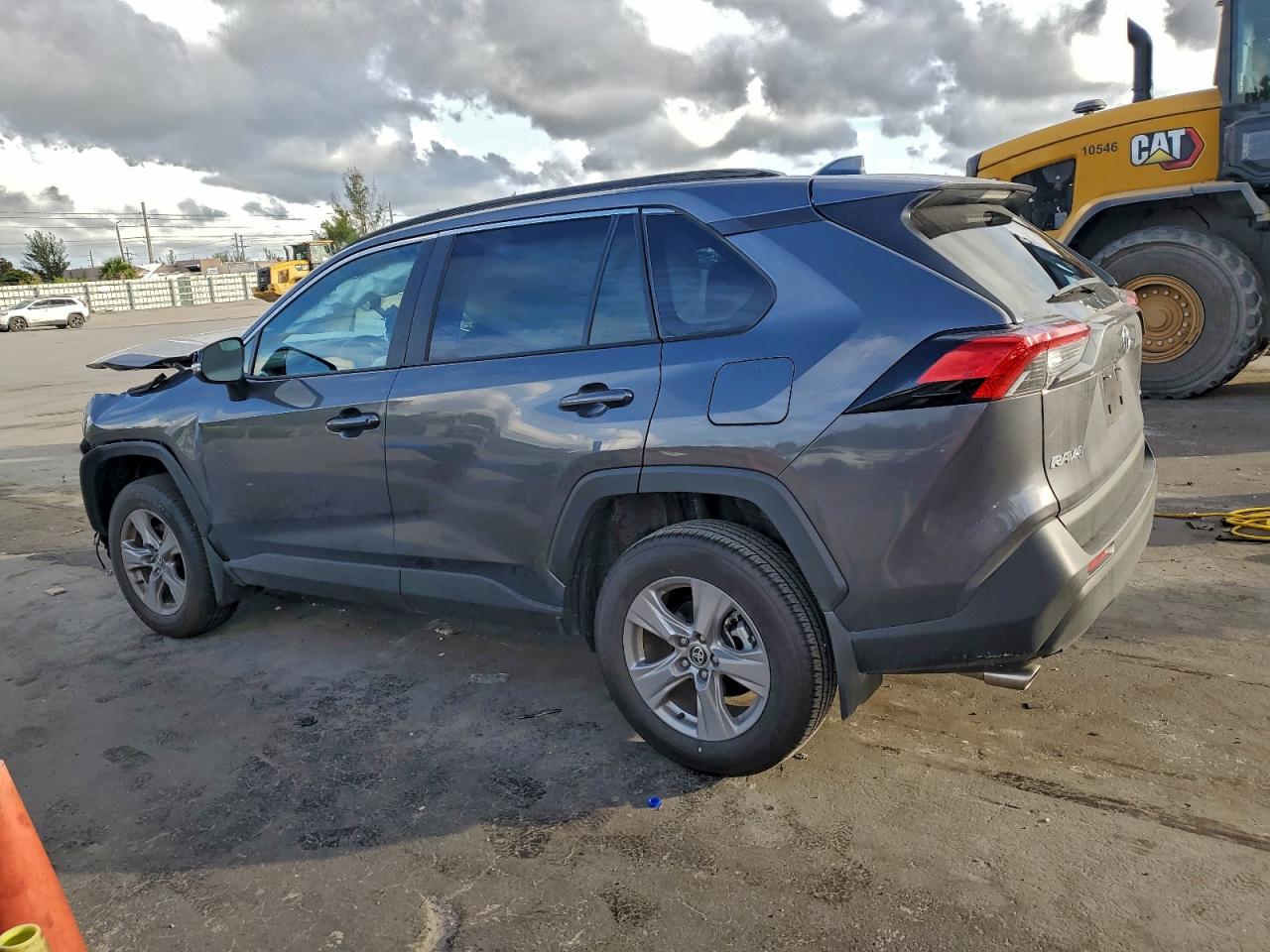 2025 TOYOTA RAV4 XLE photo 2