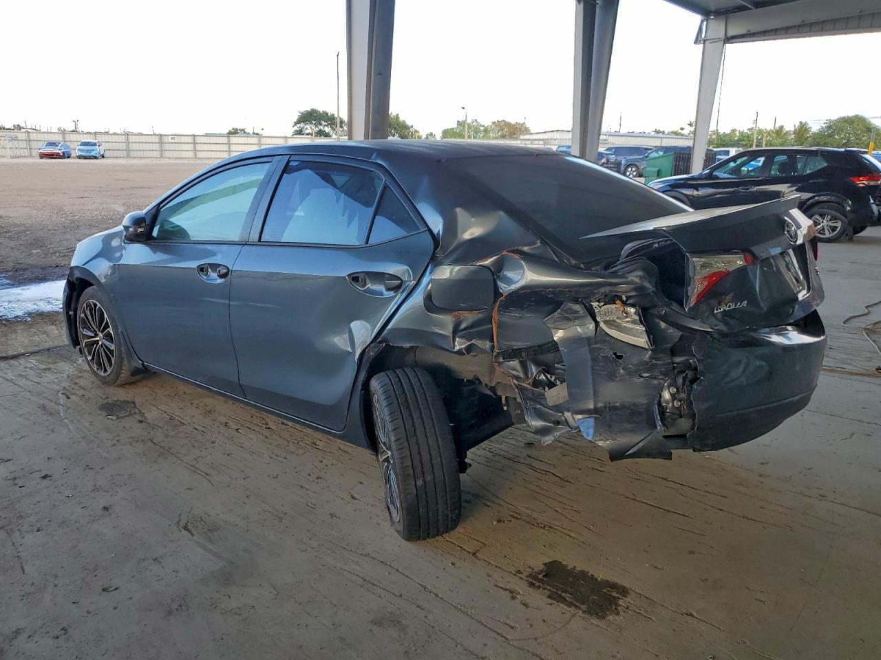2014 TOYOTA COROLLA L photo 2