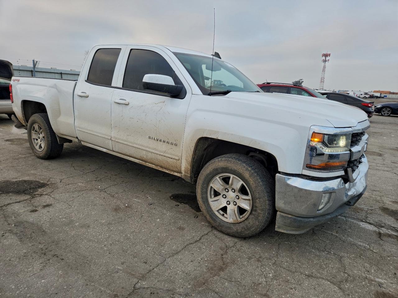 2016 CHEVROLET SILVERADO K1500 LT photo 4