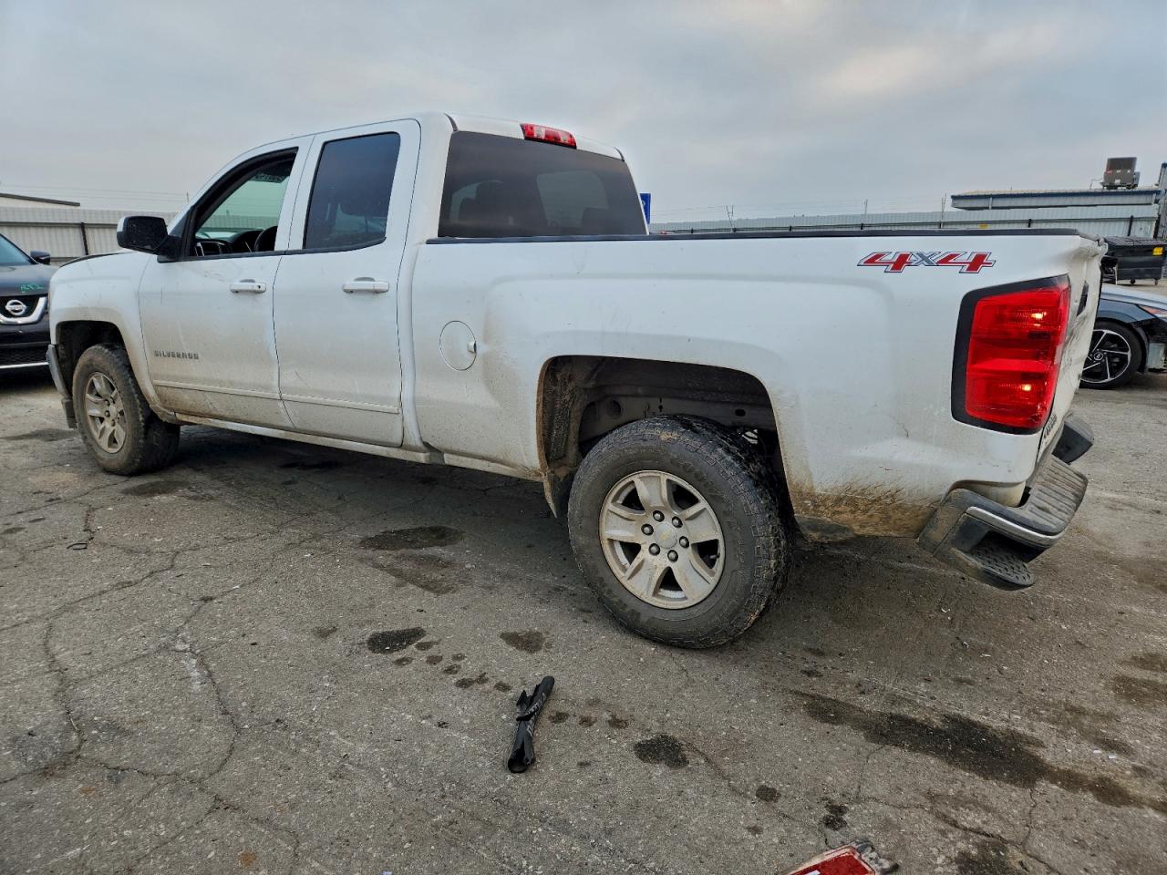 2016 CHEVROLET SILVERADO K1500 LT photo 2