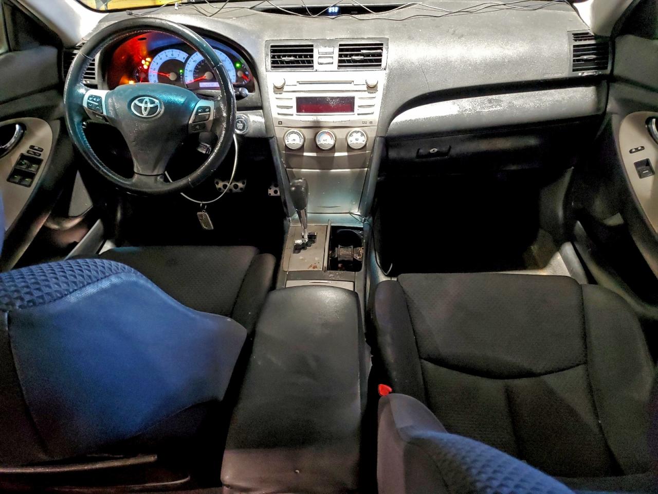 2010 TOYOTA CAMRY BASE photo 8