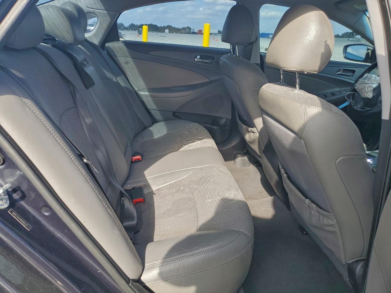 2013 HYUNDAI SONATA SE photo 10