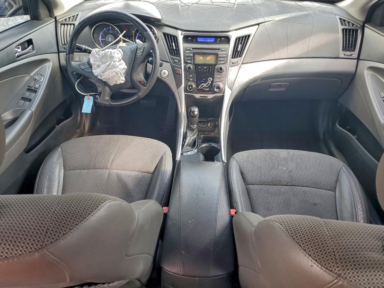 2013 HYUNDAI SONATA SE photo 8