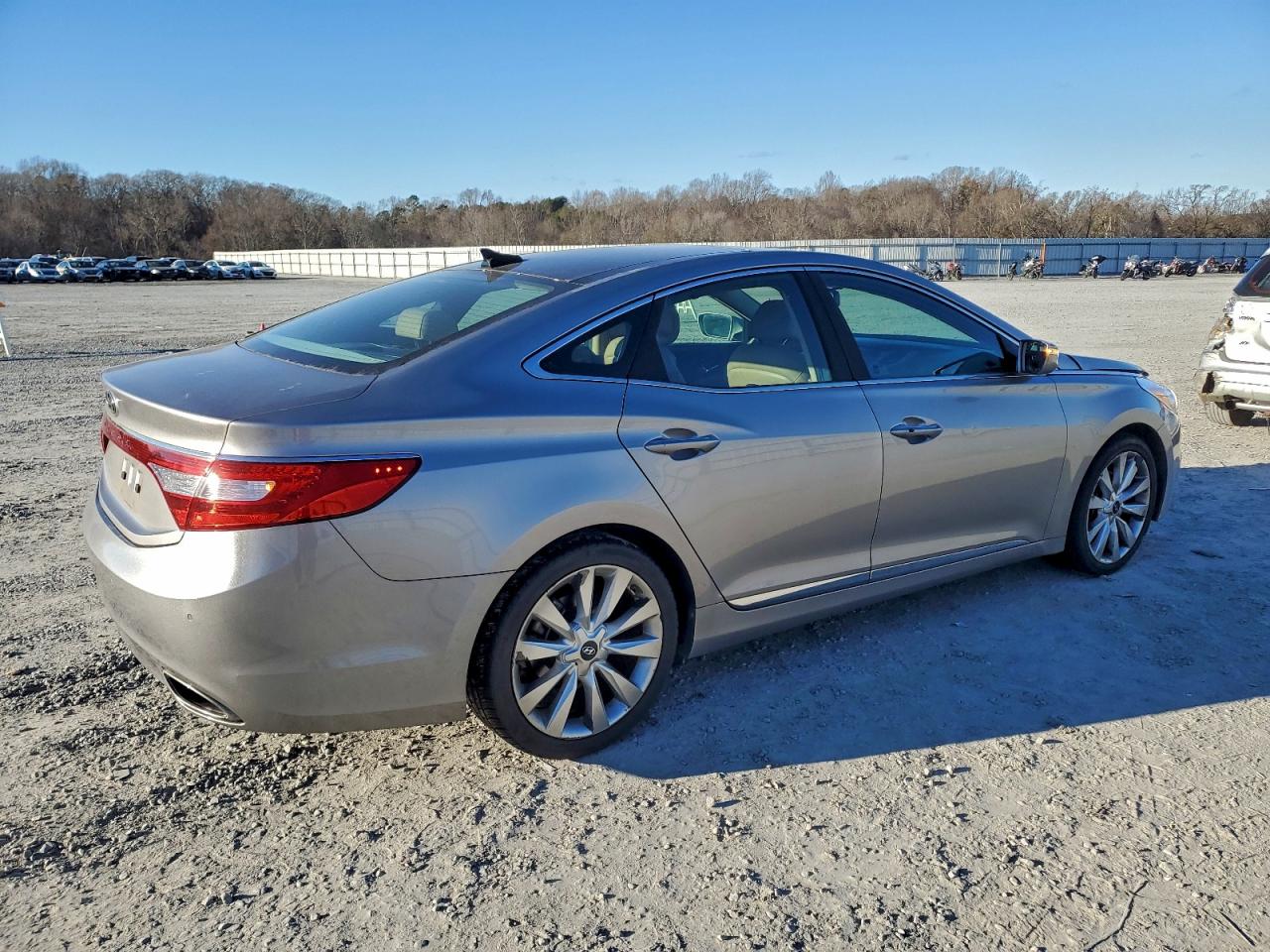 2013 HYUNDAI AZERA GLS photo 3