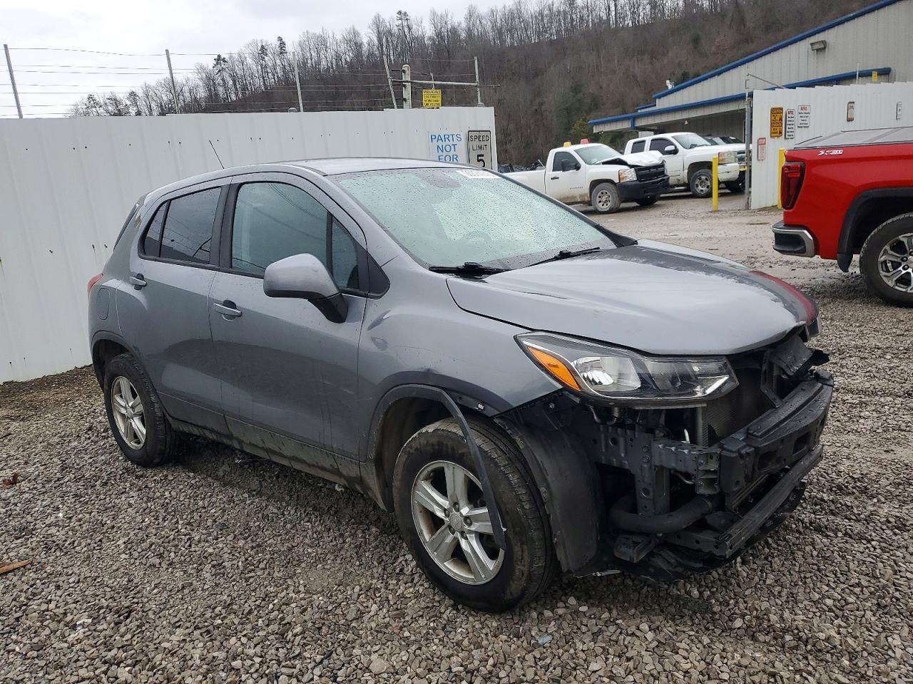2020 CHEVROLET TRAX LS photo 4