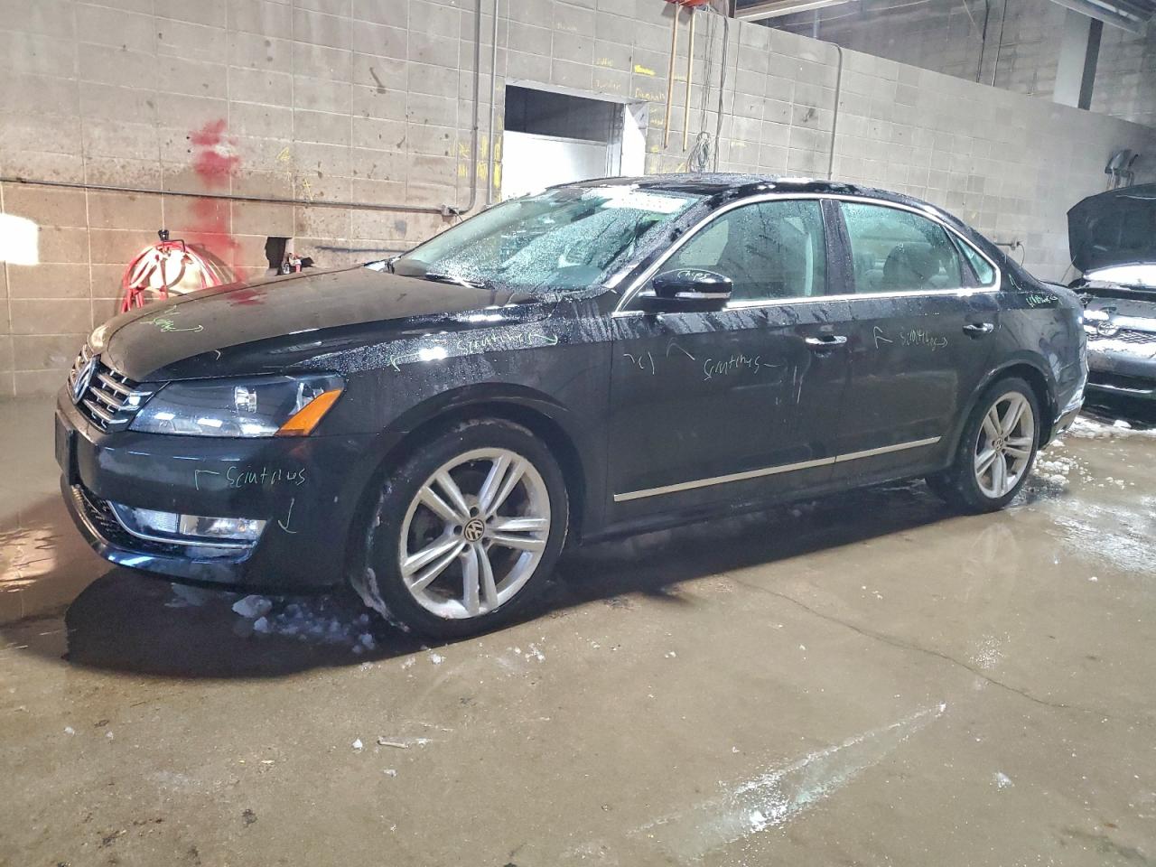 2015 VOLKSWAGEN PASSAT SEL — REAR END damage — photo 1